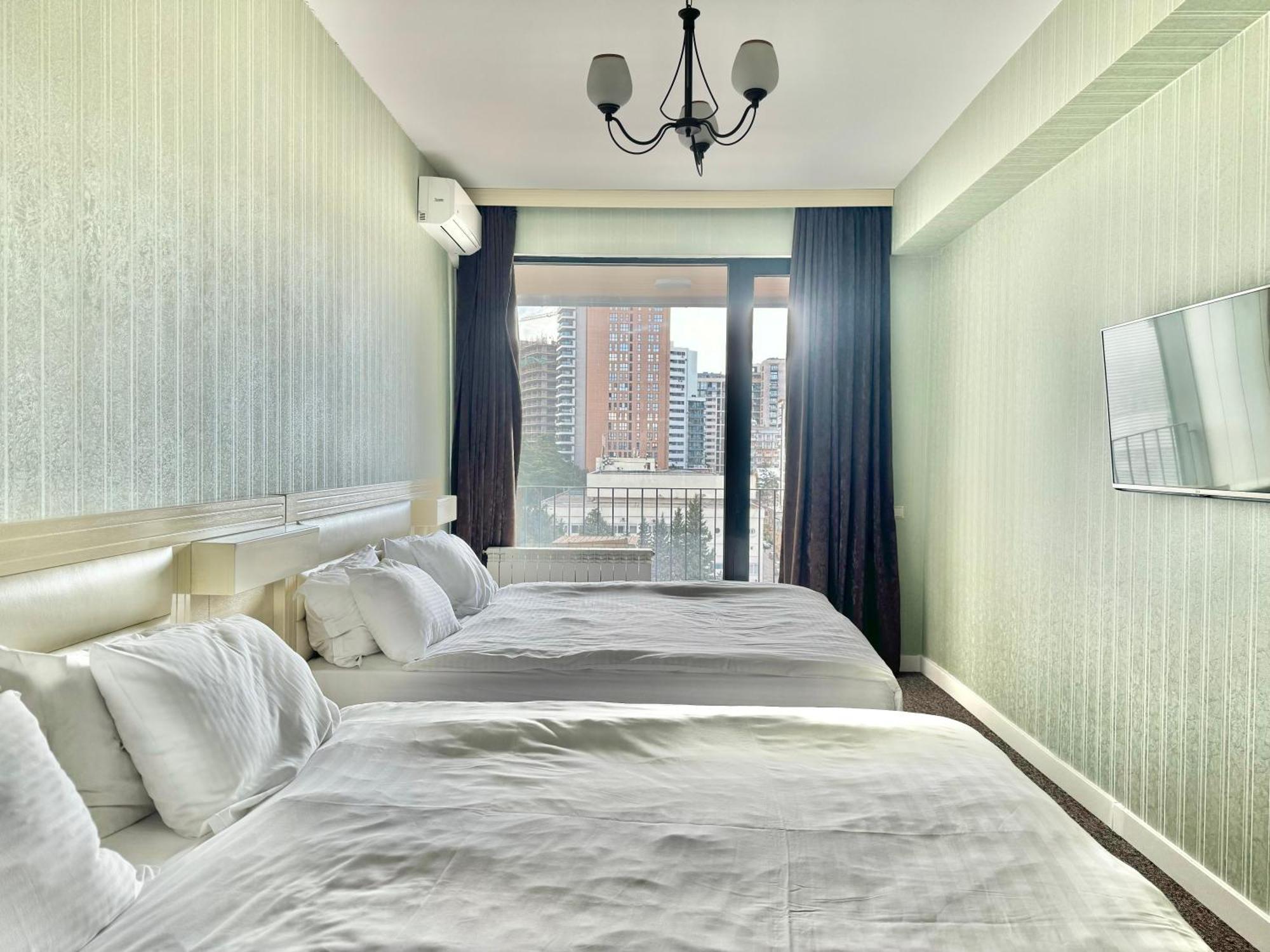 Full Comfort Apartment At Chavchavadze Tbilisi Exterior photo