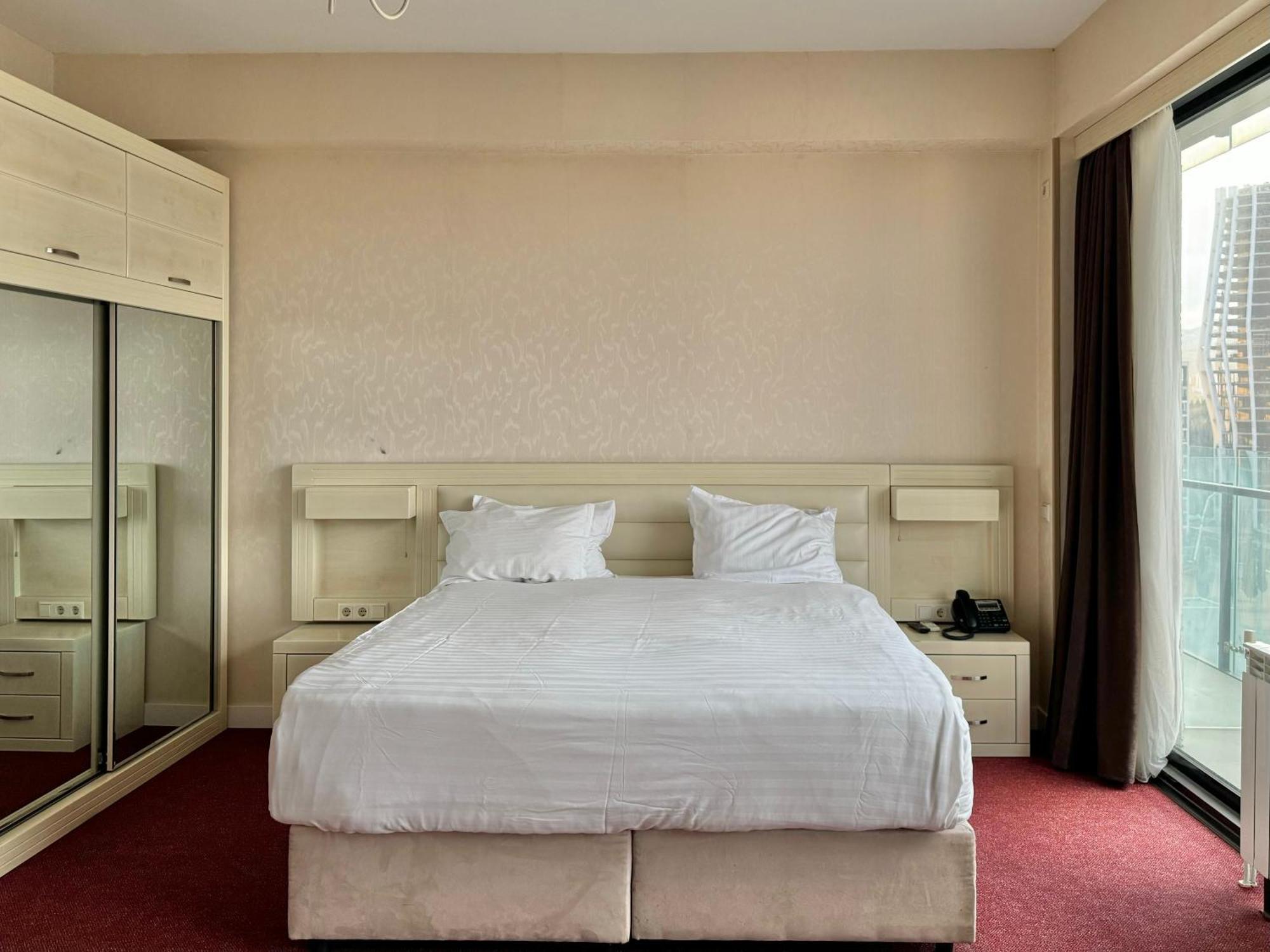 Full Comfort Apartment At Chavchavadze Tbilisi Exterior photo