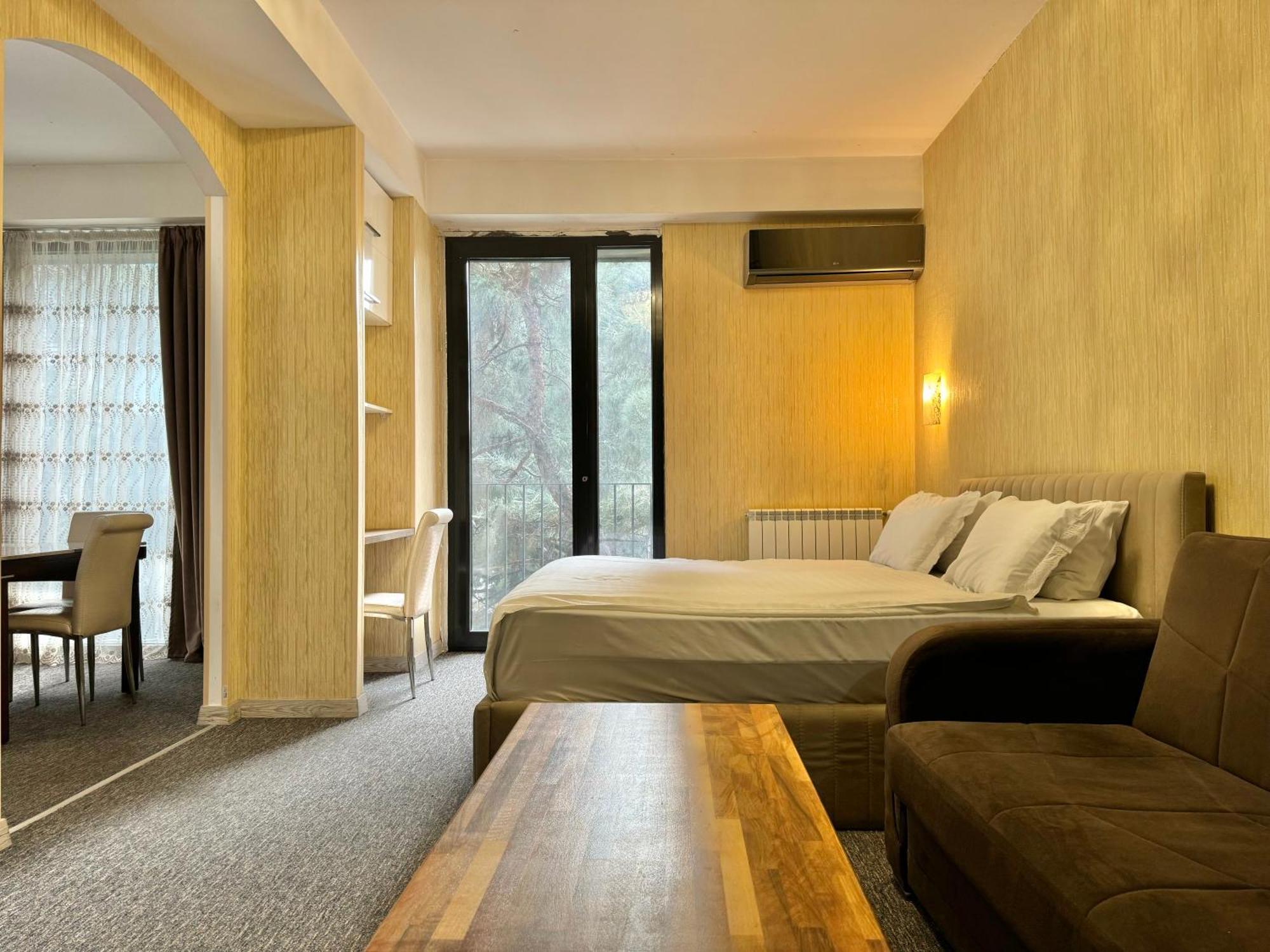 Full Comfort Apartment At Chavchavadze Tbilisi Exterior photo